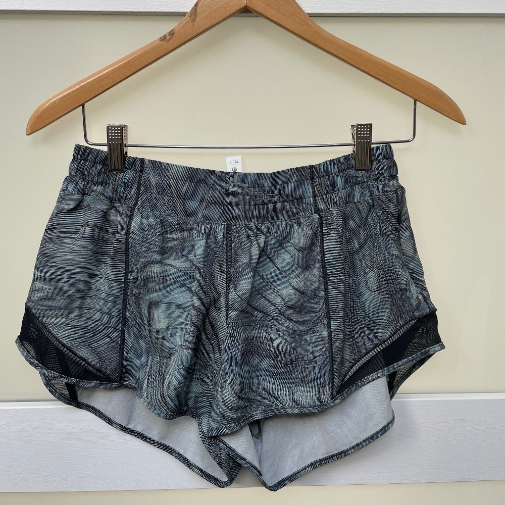 Lululemon Hotty-Hot Lined Shorts 2.5"